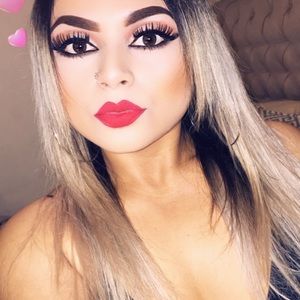 Meet your Posher, Nathaly